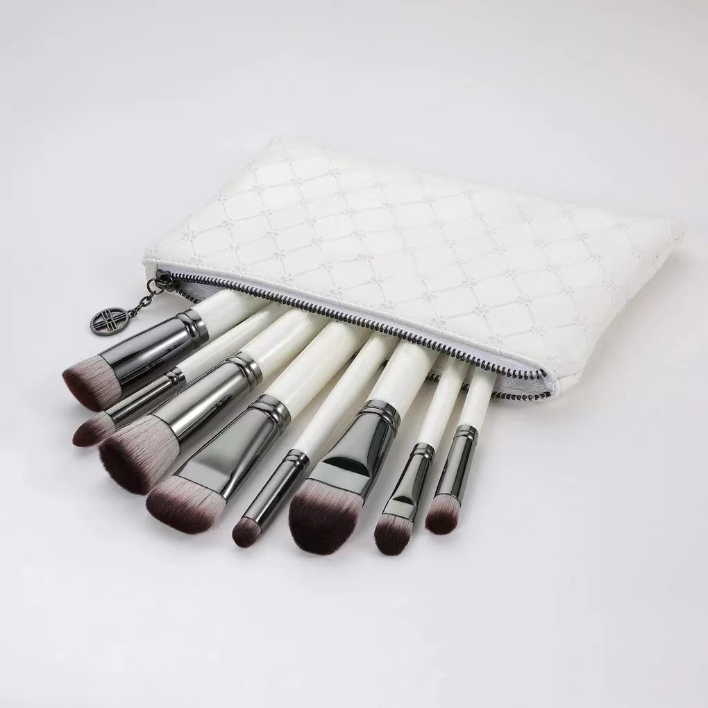 8pc Classic White brush set with bag