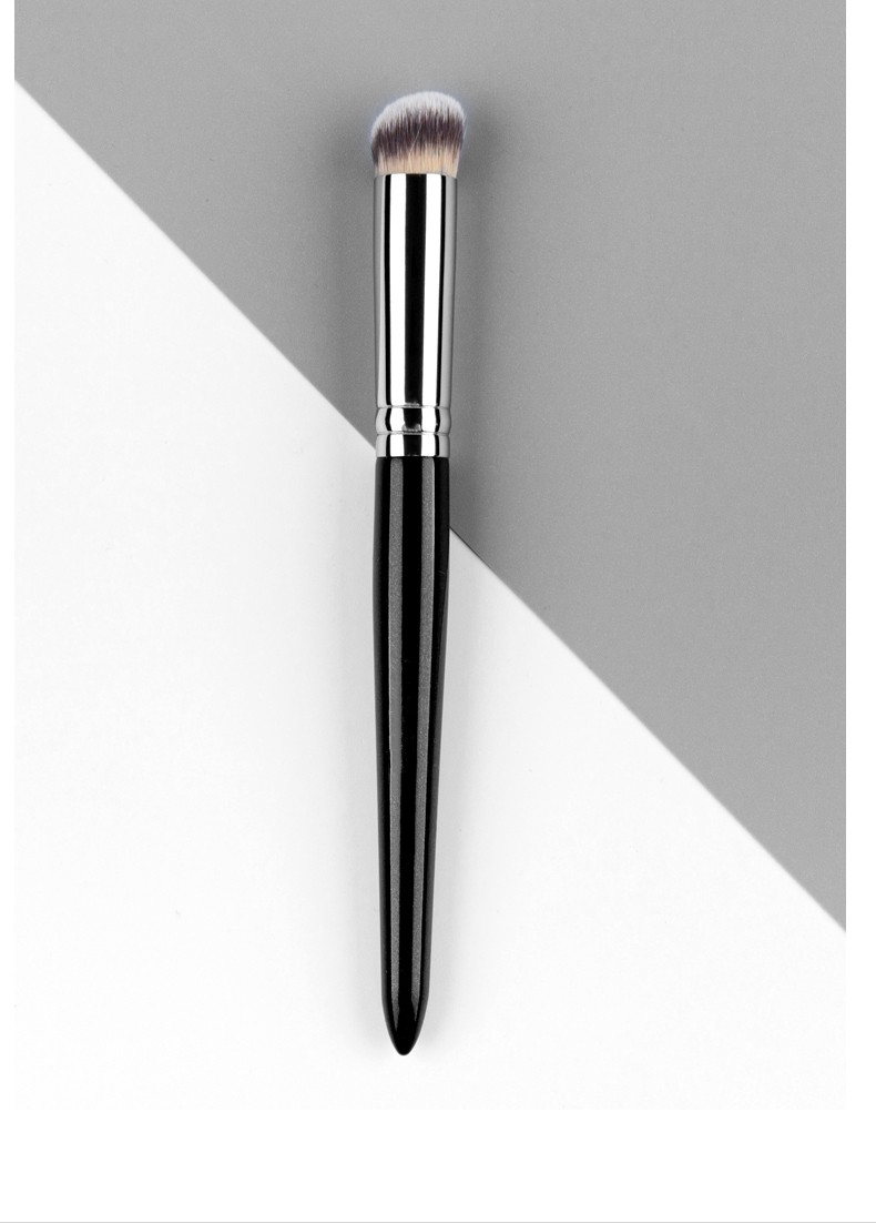 Round Concealer Brush